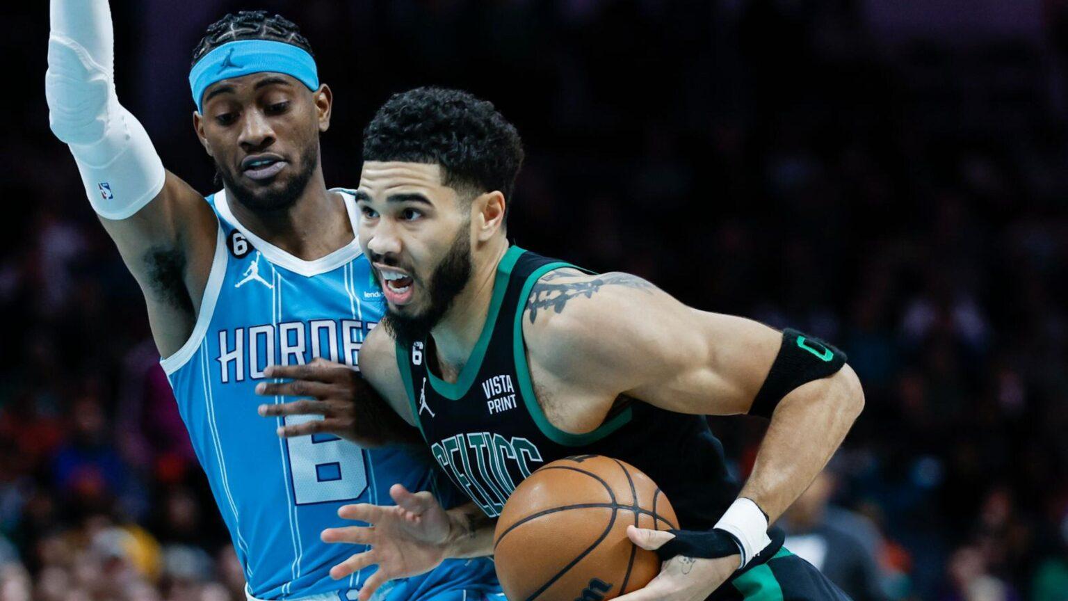 Ο Τζέισον Τέιτουμ περνάει τον Λάρι Μπερντ για τα περισσότερα παιχνίδια 50 πόντων στην ιστορία των Σέλτικς