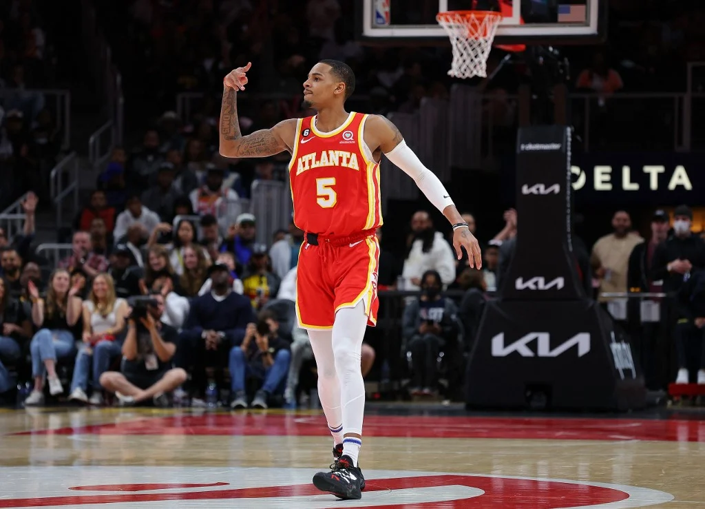 Ο Ντεζούντ Μάρεϊ σκοράρει 41, οι Χοκς περνούν τους Μπλέιζερς