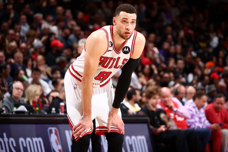 Ο Zach LaVine οδηγεί το Σικάγο στη νίκη στο Τορόντο για παράταση στη σεζόν