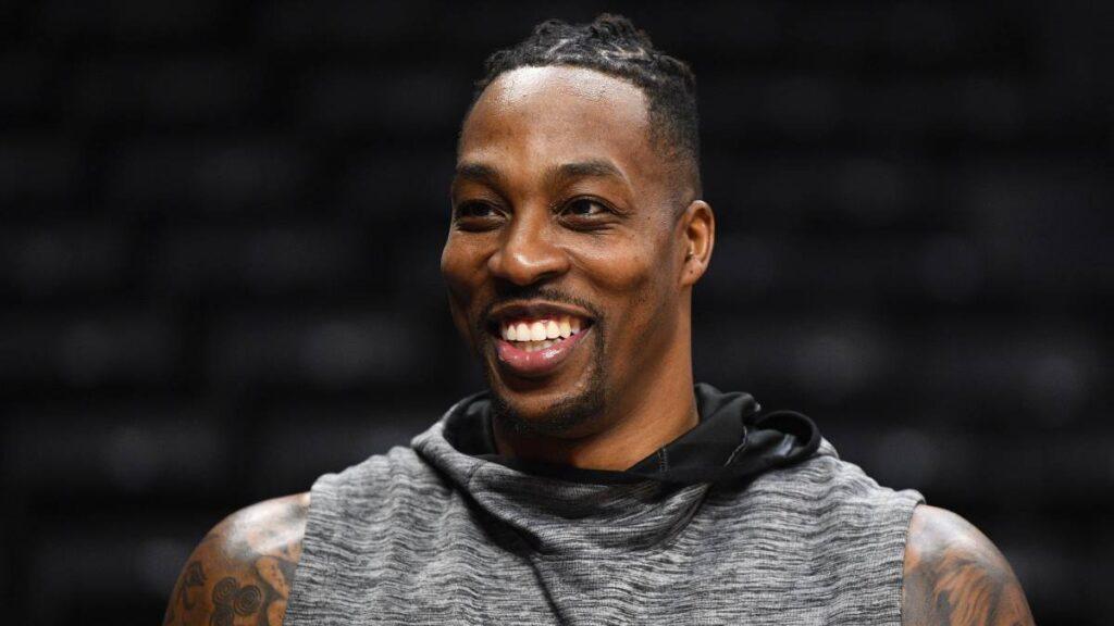 Ο Dwight Howard θέλει να υπογράψει με τους Kings