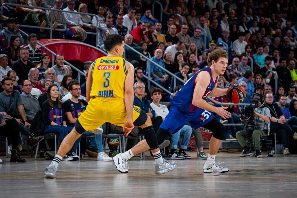 Περίπατος της Μπαρτσελόνα απέναντι στην ΑΛΜΠΑ Βερολίνου