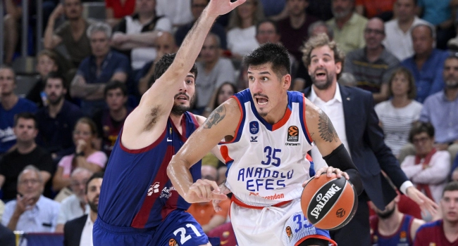 Ο Ντέρεκ Γουίλις της Αναντολού Εφές έσπασε τη μύτη του