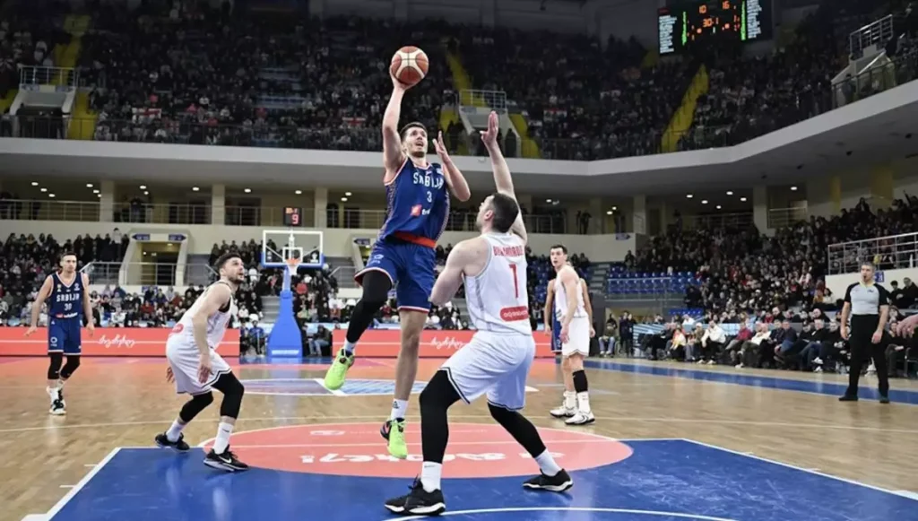 Η Σερβία νικά την Γεωργία και παραμένει αήττητη στα Προκριματικά του Ευρωμπάσκετ 2025