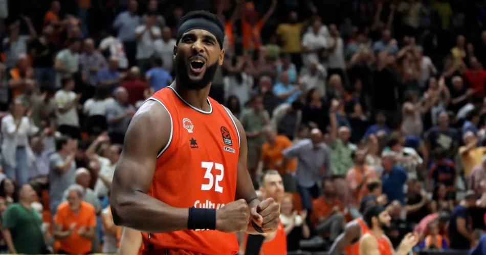 Η Βαλένθια αφήνει εκτός για τα ερχόμενα παιχνίδια τον Μπράντον Ντέιβις