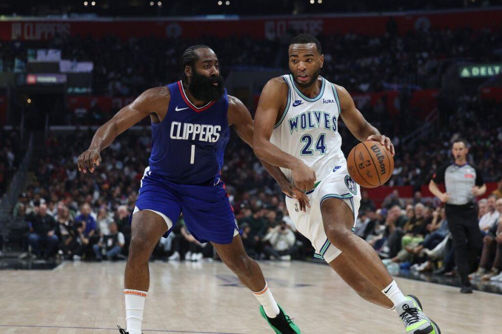 Ο Τι Τζει Γουόρεν θα παραμείνει στους Τίμπεργουλβς μέχρι το τέλος της σεζόν