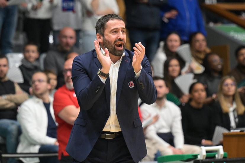 Ο Frederic Fauthoux θα υπογράψει επέκταση με την Μπουργκ