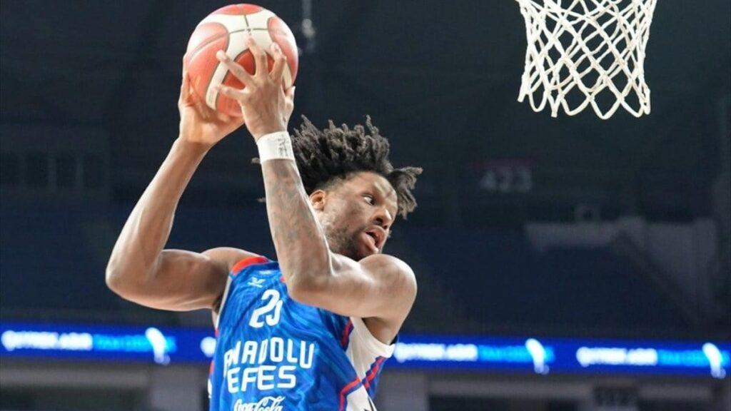 Εφές-Τουρκ Τέλεκομ 81-82: Φρένο στην πρωτοπόρο anadolu-efes-turk-telekom