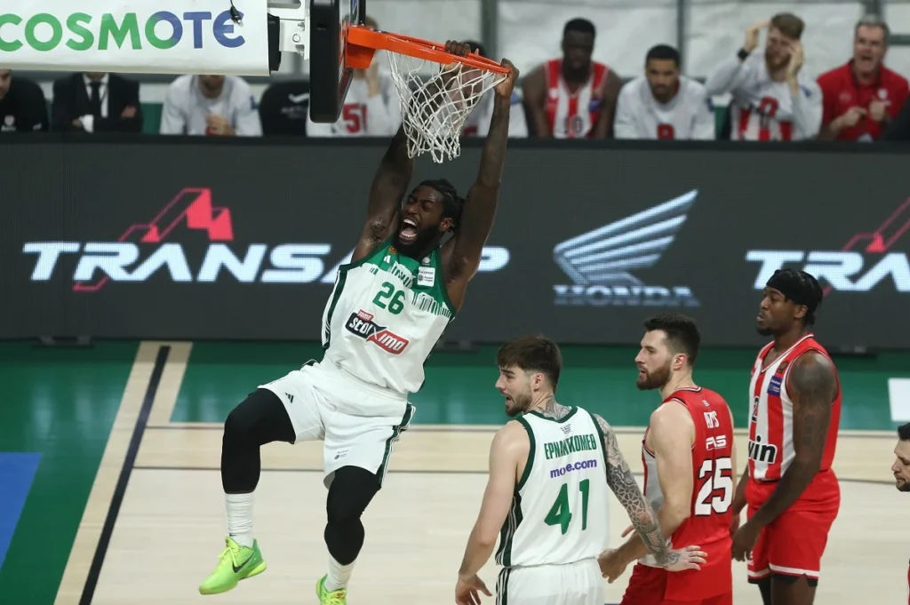 Παναθηναϊκός – Ολυμπιακός 77-71: Στο τέλος μίλησε ο Σλούκας