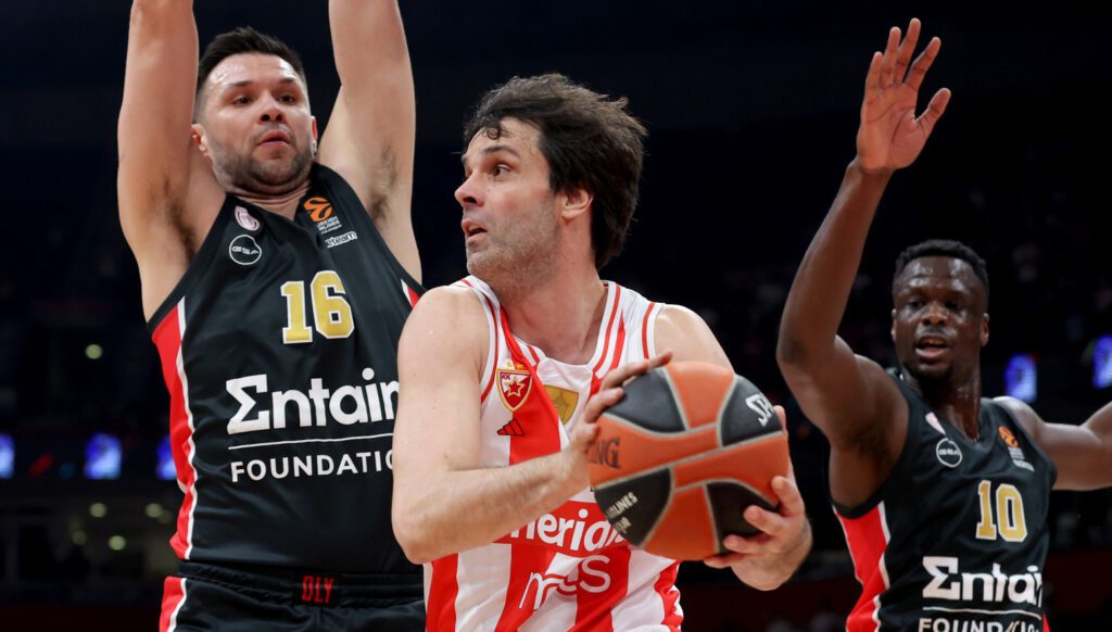 Ο Ράιτ κυριαρχεί, ο Ολυμπιακός κερδίζει και εξασφαλίσει μια θέση στα playoff zvezda-olympiacos