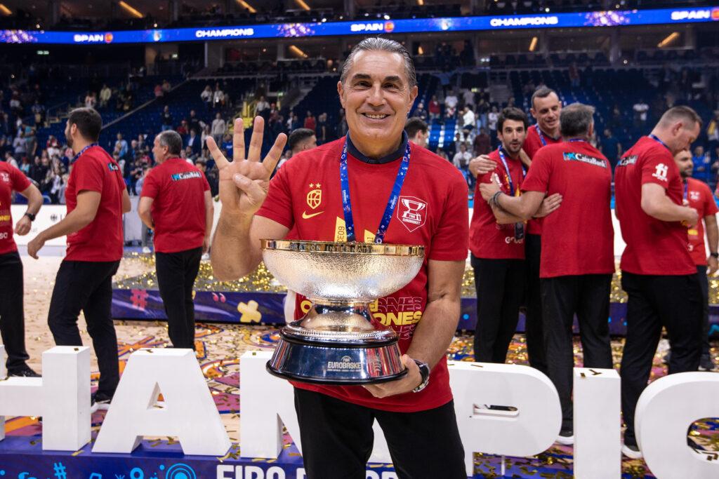 Ο Σέρχιο Σκαριόλο υπογράφει νέο συμβόλαιο με την Ισπανία μέχρι το 2028