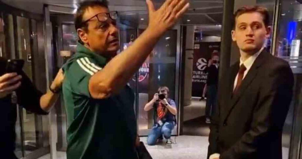 Ένταση μεταξύ οπαδών της Φενερμπαχτσέ και του Εργκίν Αταμάν στο ξενοδοχείο της EuroLeague ataman