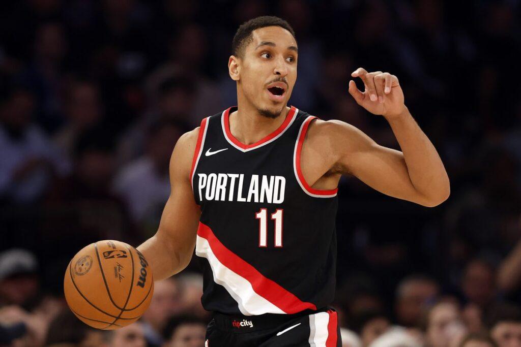 Ο Μάλκολμ Μπρόγκντον ανταλλάχθηκε στους Ουίζαρντς για τον Ντένι Αβντία