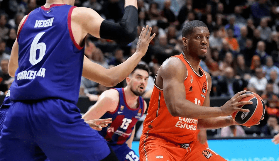 Βαλένθια: Αποδέσμευσε τον Ντάμιεν Ίνγκλις