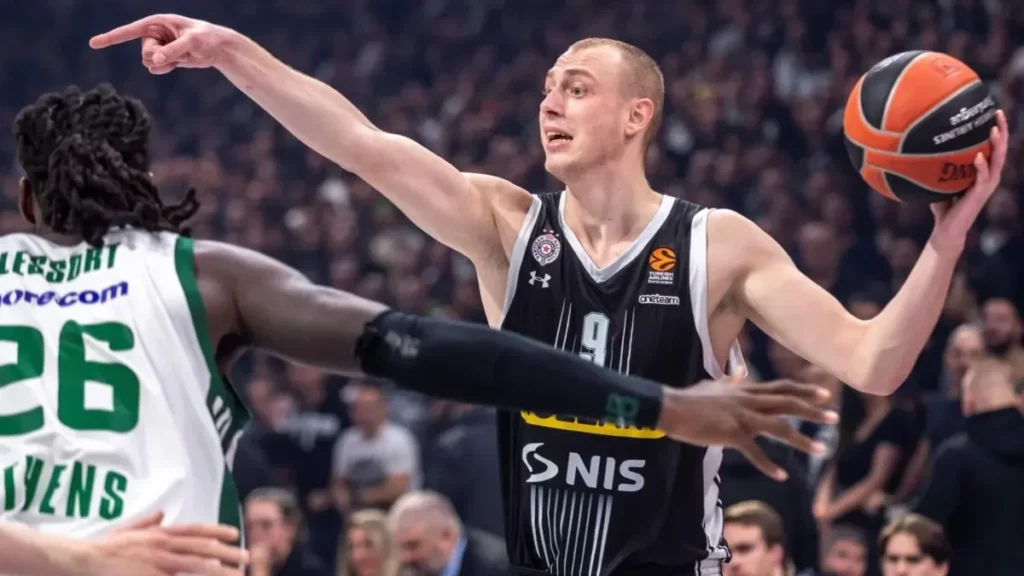 Μπασκόνια: Στοχεύει τον Σμάιλαγκιτς