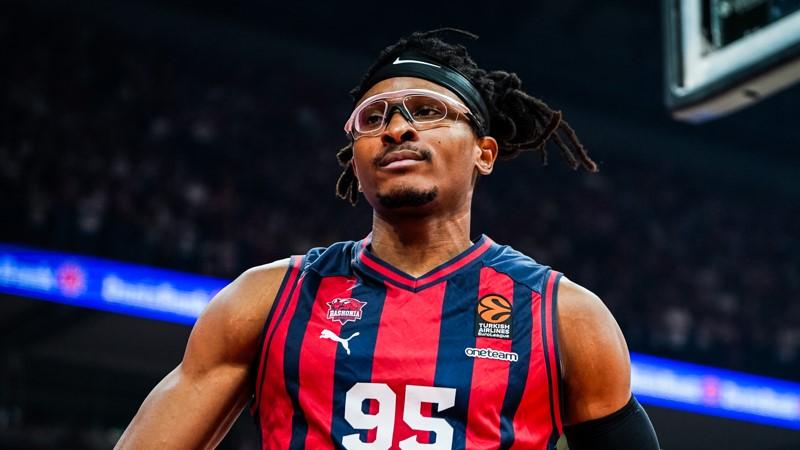 Μονέκε: “Δεν βρέθηκα κοντά στην αποχώρηση από την Μπασκόνια, ούτε μίλησα με άλλη ομάδα”