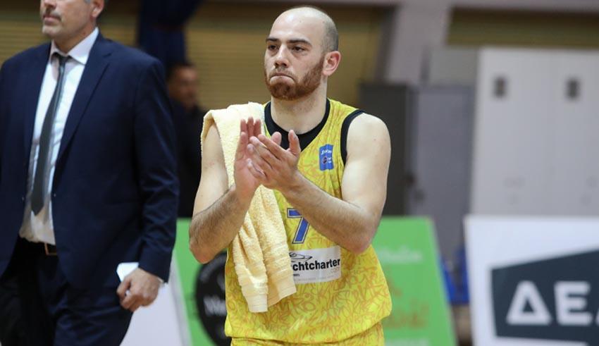 Μουράτος: «Στο Λαύριο έχω δημιουργήσει σχέσεις ζωής, δε βλέπω κάποια ομάδα τού πρωταθλήματος να υστερεί»