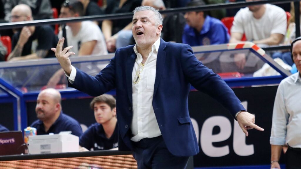 Άρης: Φαβορί για τον πάγκο Βετούλας και Σιγάλας