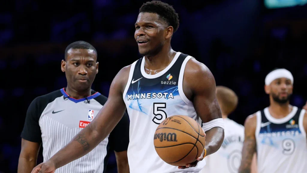 NBA, τα αποτελέσματα της βραδιάς: Ο Έντουαρντς με 44άρα “καθάρισε” τους Σανς, ο Χάντερ οδήγησε τους Καβαλίερς