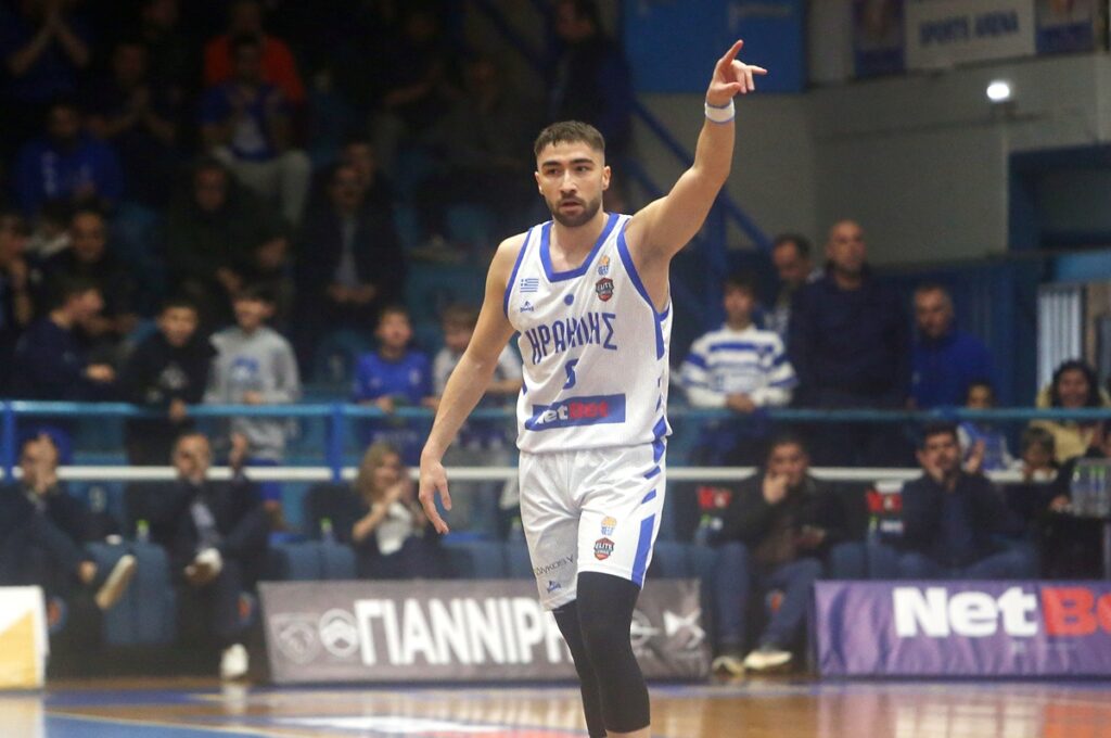 Τσιακμάς: «Στο χέρι μας η πρόκριση, η άμυνα θα μας δώσει τον ρυθμό»