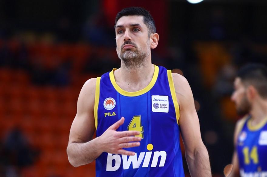 Τίτλοι τέλους σε μία σπουδαία καριέρα: Αποσύρεται ο Βασίλης Ξανθόπουλος