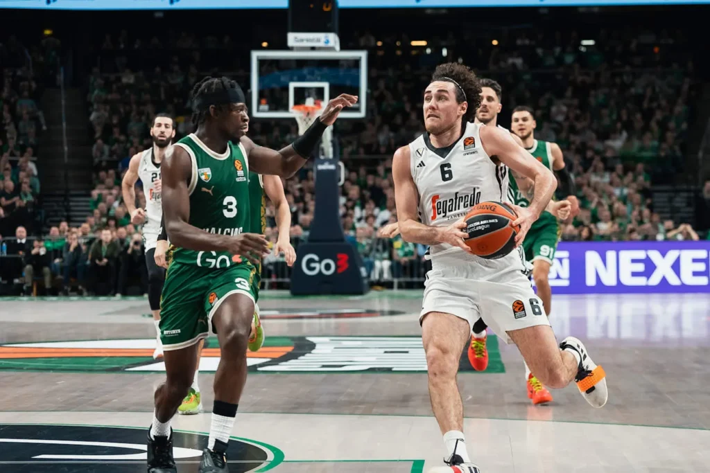 Παγιόλα: Ενδιαφέρον από Αρμάνι Μιλάνο και Ρεάλ Μαδρίτης