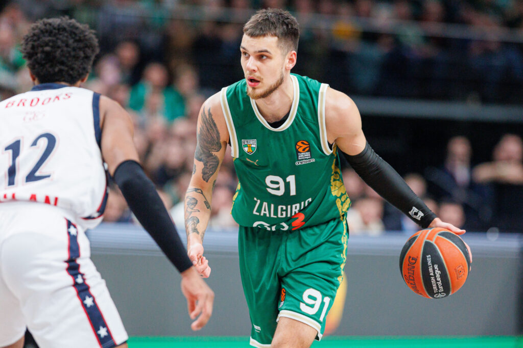 Ζαλγκίρις: Ανανέωσε το συμβόλαιο του Ντειβίντας Σιρβίντις