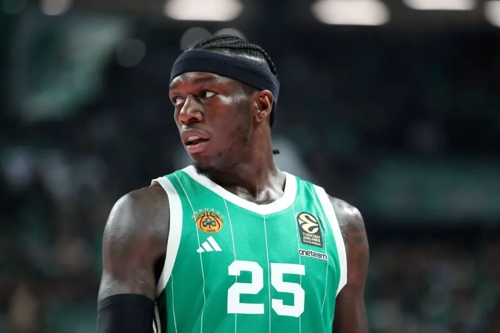 Η αποθέωση του Κέντρικ Ναν στα αποδυτήρια μετά τη μεγάλη νίκη επί της Παρτίζαν