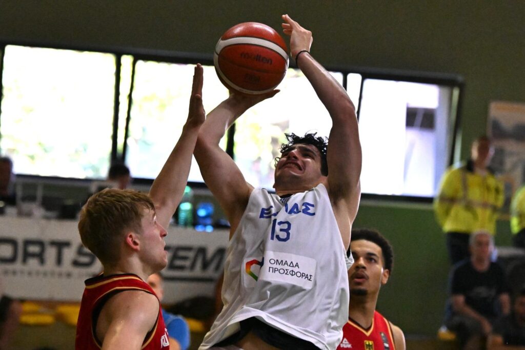 Παρασκευόπουλος: «Είμαστε συνειδητοποιημένοι ότι εκπροσωπούμε τη χώρα μας»