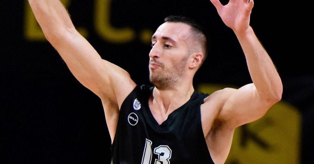 Επιστρέφει στον ΠΑΟΚ ο Σλαφτσάκης, συνεχίζονται οι συζητήσεις για την παραμονή του Φόρεστερ