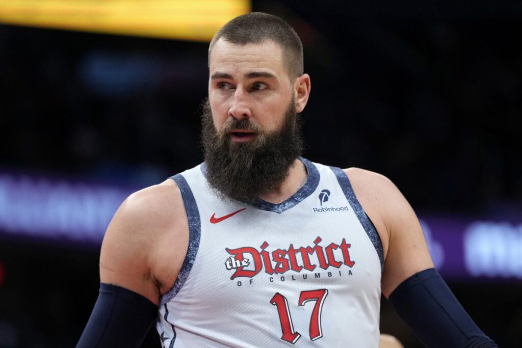 Άντελμαν: «Πρώτη φορά έχουμε δεύτερο σέντερ με τις ικανότητες του Γιόκιτς»