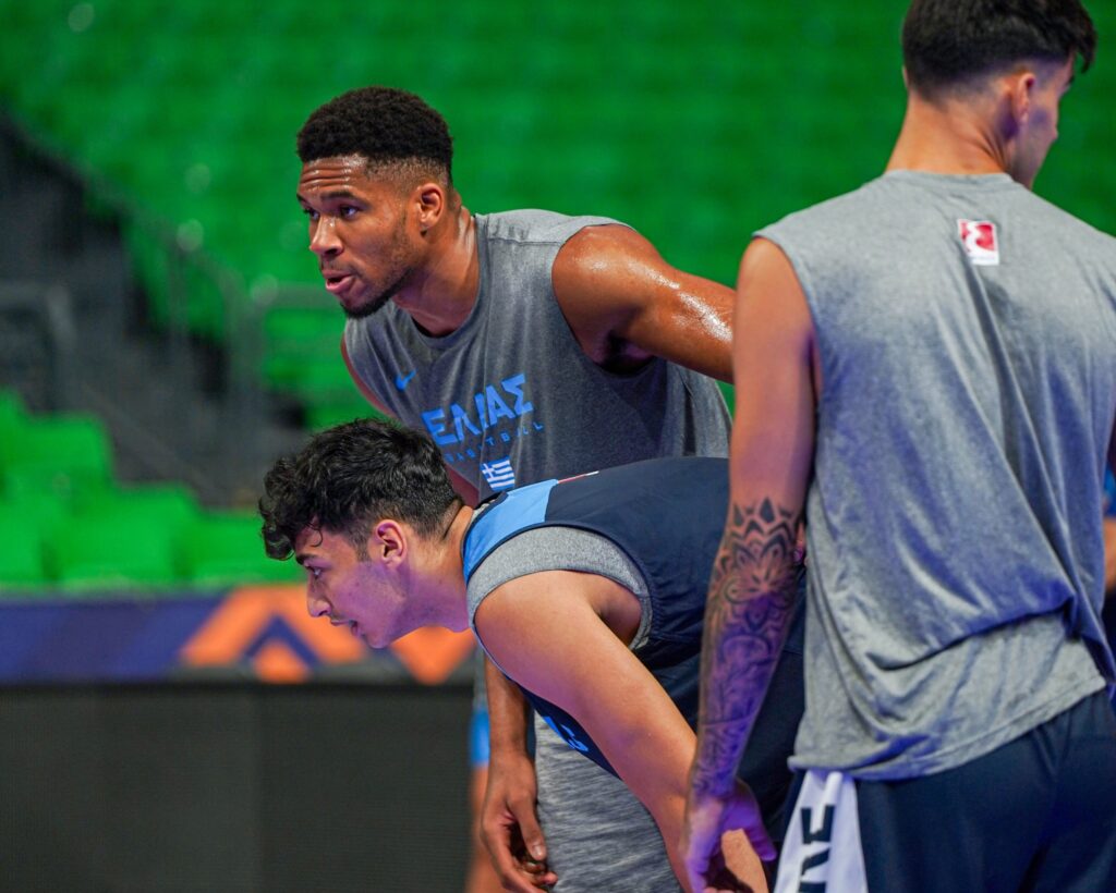 ΕΟΚ για Γιάννη Αντετοκούνμπο: «Ψεύδη και τοξικότητα από παράκεντρα»