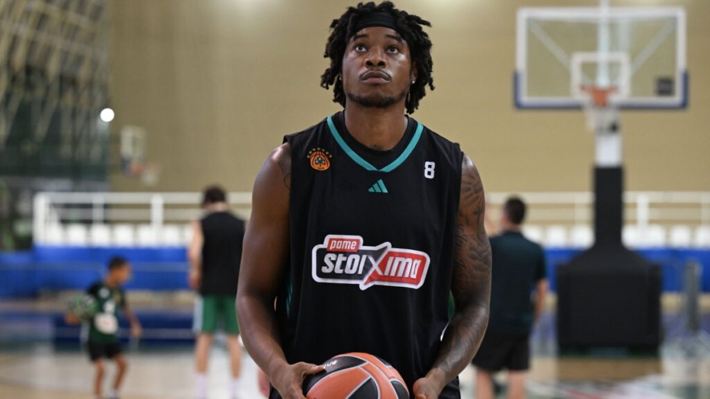 Χολμς: «Υπάρχει πλούσια μπασκετική ιστορία εδώ – Να πάρουμε το όγδοο αστέρι»