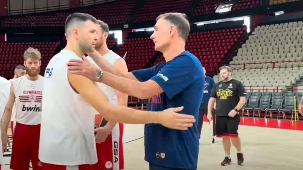 Ολυμπιακός: Με τους διεθνείς στην Κρήτη – Η υποδοχή τους στο ΣΕΦ