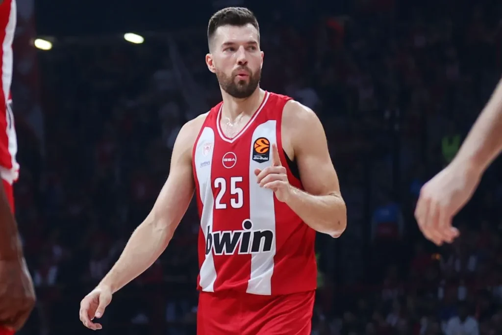 EuroLeague: Ο Ολυμπιακός αντιμετωπίζει τη Μακάμπι στο Βελιγράδι, πού θα δείτε το παιχνίδι