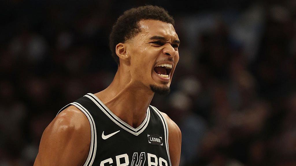 Εντυπωσιακός Wembanyama – Οδήγησε τους Spurs στη νίκη επί των Mavericks