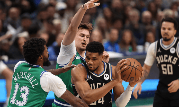 Επική ανατροπή των Μπακς στο Ντάλας – Ο Γιάννης Αντετοκούνμπο «μίλησε» στο φινάλε