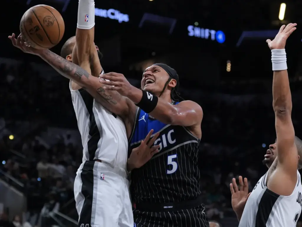 Σπερς – Μάτζικ 112-103: Η νίκη ήρθε μέσα από την ταλαιπωρία και την αποφασιστικότητα