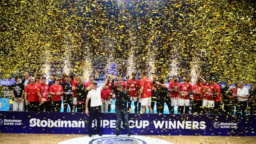 Ολυμπιακός: Πέμπτο σερί Super Cup με «ήρωες» Μοντέρο και Φουρνιέ